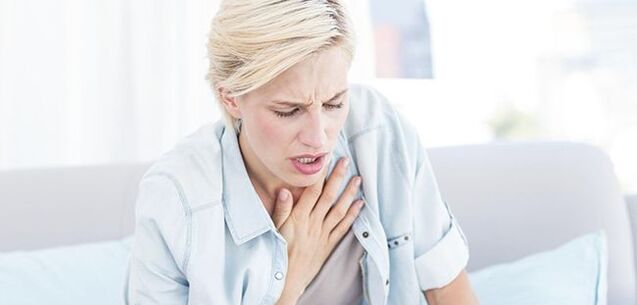 Khi bị viêm màng phổi, bệnh lý tim và đau dây thần kinh liên sườn, đau dưới bả vai trái có thể kèm theo khó thở dữ dội. 
